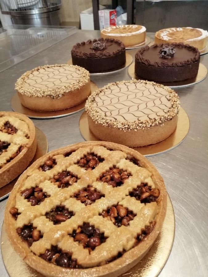 Hotel California Pastry 3*